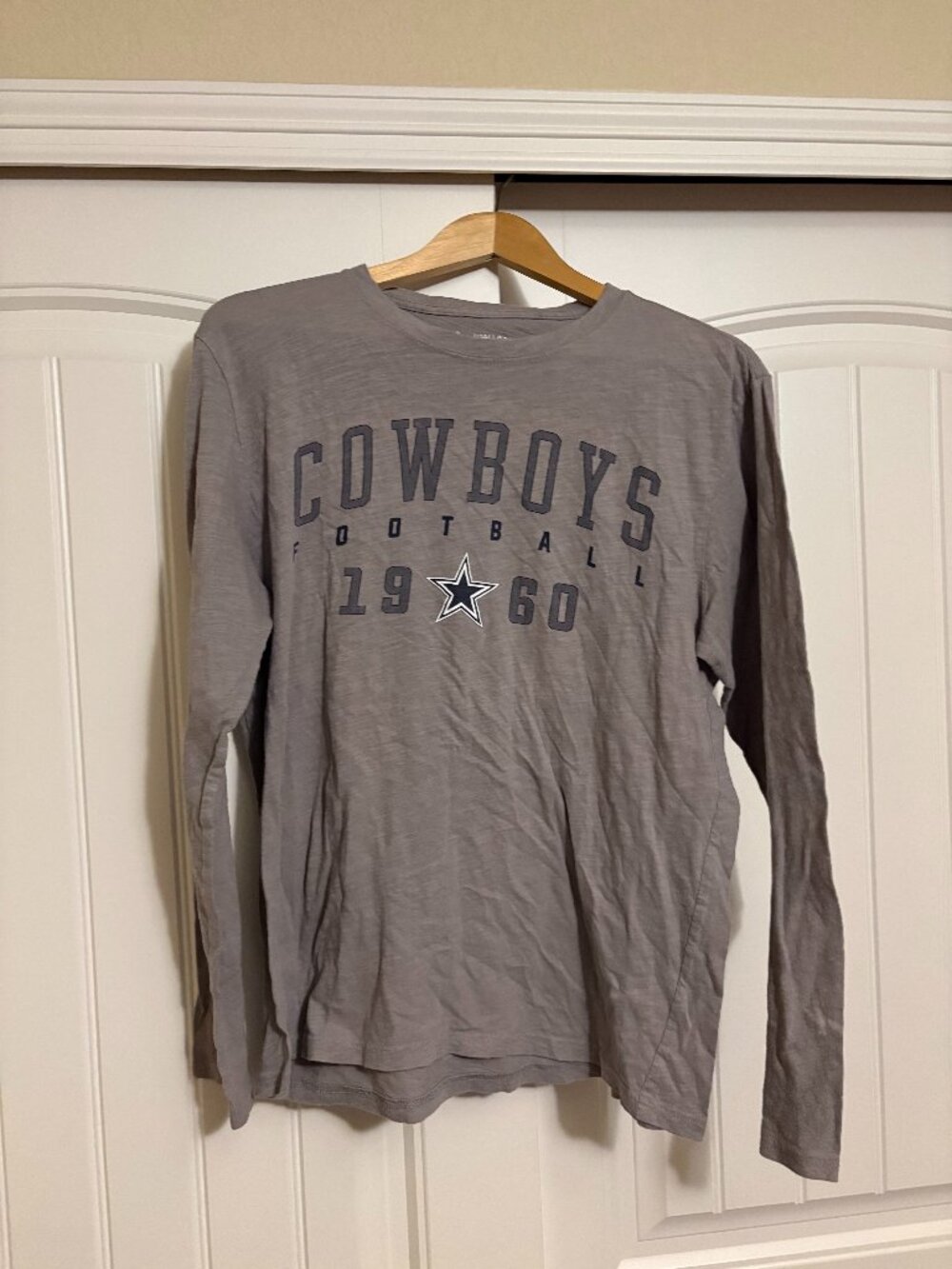 Dallas Cowboys T Shirt Adult Small Gray Long Sleeve Crew Neck 100% Cotton NFL